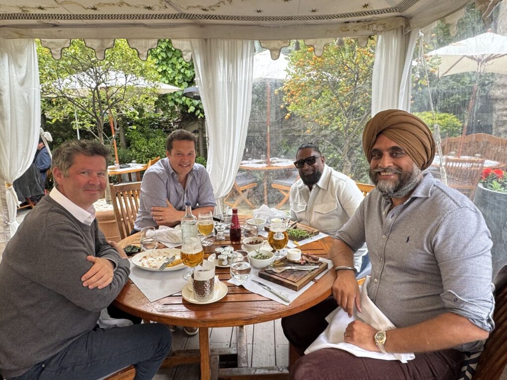 Great to meet with with Oliver Harman and James O'Shea, Managing Partners of Jury O'Shea LLP for lunch to discuss the future of the London legal market and the practicalities of scaling a Solicitors firm. As a believer in collaboration over competition, we exchanged notes on: Strategies for sustainable growth in 2026, Maintaining high compliance standards and Attracting and developing legal talent, not just hiring it. Running a firm means constantly navigating complex business decisions, and hearing how other partners are handling regulatory burdens and staffing challenges was invaluable. Looking forward to our next meeting and keen for other Solicitor Partners to join us!